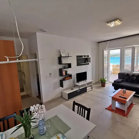 公寓 Lumbardina 鲁巴达