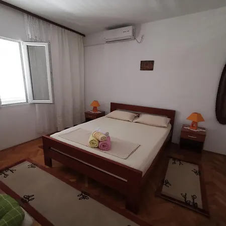 Apartment Lumbardina *